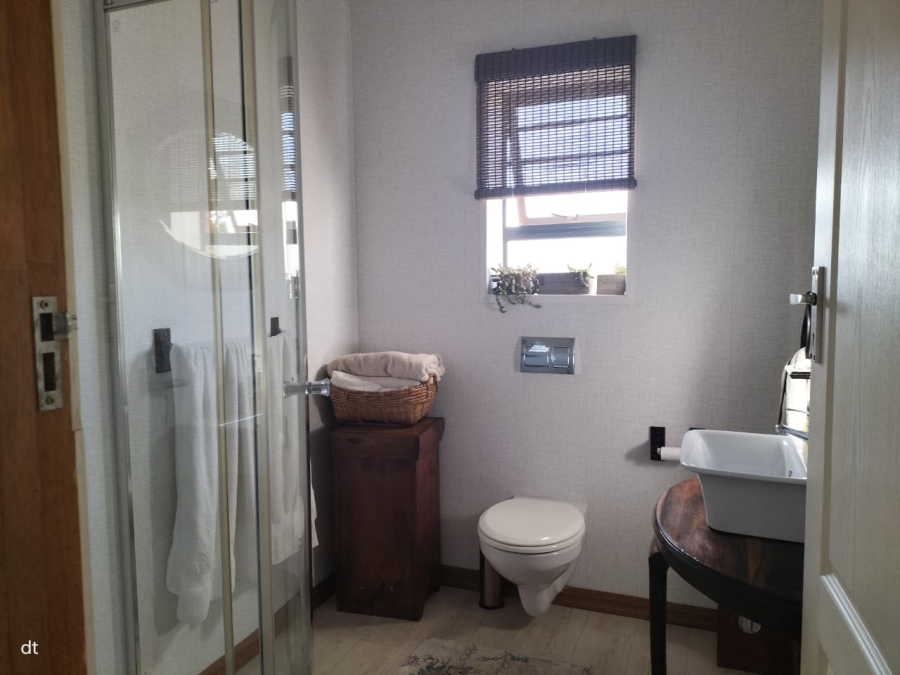 5 Bedroom Property for Sale in Fraaiuitsig Western Cape